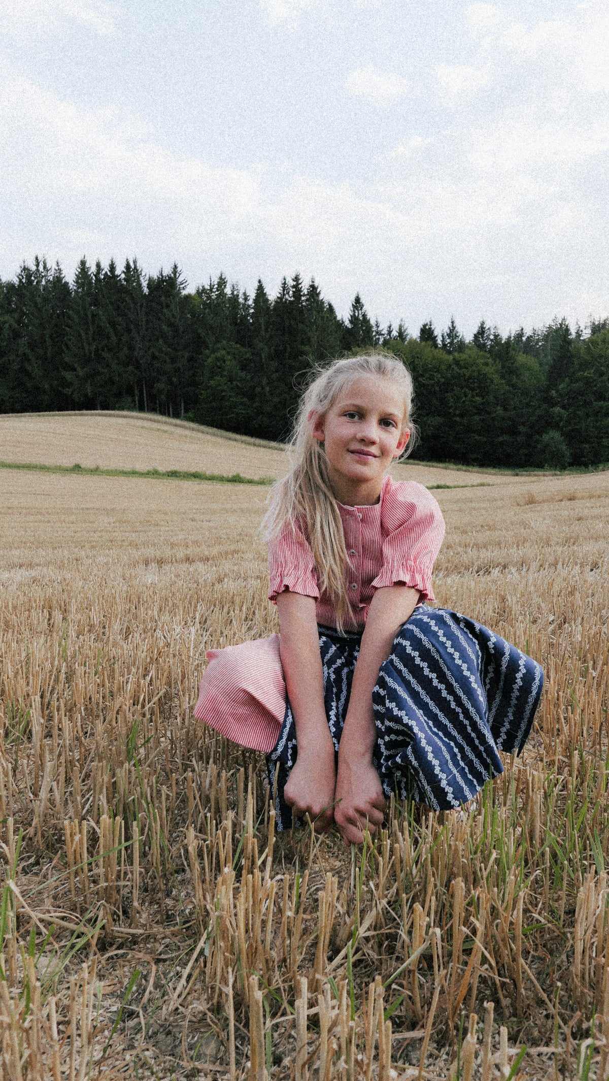 Dirndl ROYA TIMELESS Kirschrot Streifen x Beige