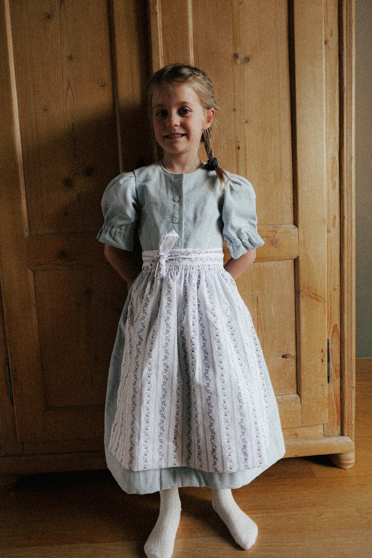 Dirndl ROYA TIMELESS Cord Hellblau x Rosa